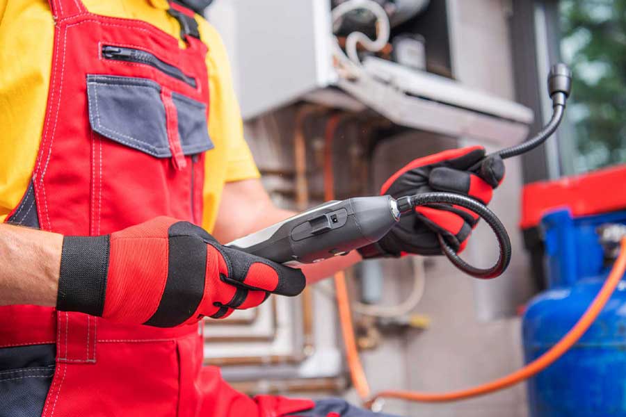 Gas leak repair in Naples FL using handheld detection tool